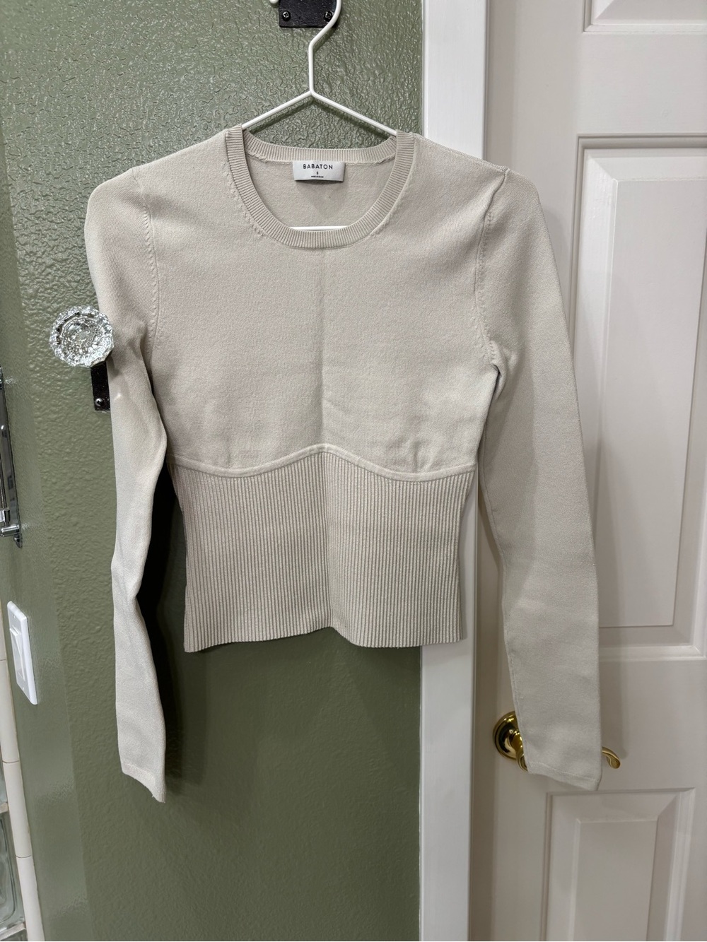 Aritzia Women’s Cream Ribbed Waist Sweater